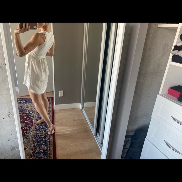 ARITZIA DRESS. SIZE XS. LINED. - Picture 2 of 2